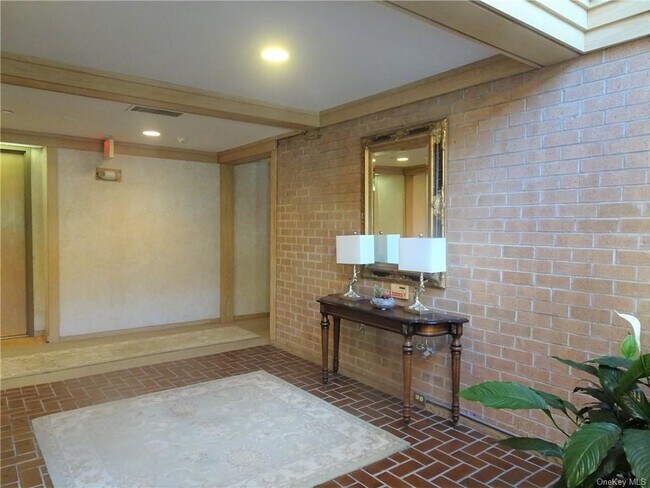 Building Photo - 300 Livingston Ave