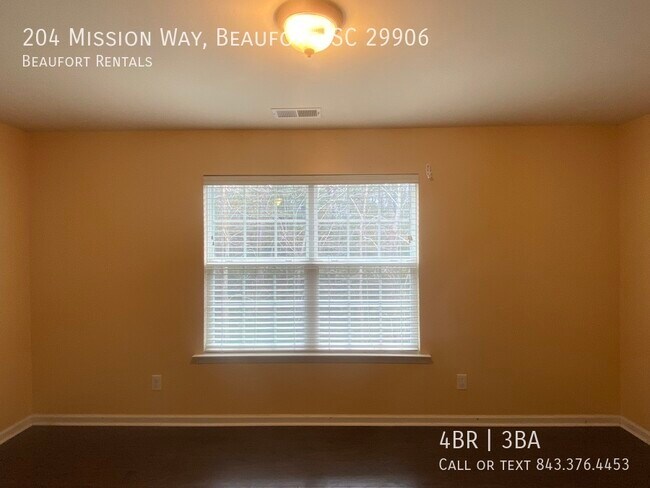 Building Photo - 204 Mission Way
