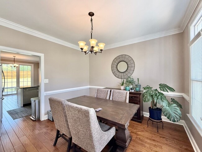 Building Photo - Spacious 3BD, 2.5BA Raleigh Home with First Floor Primary Bedroom & Fenced Yard