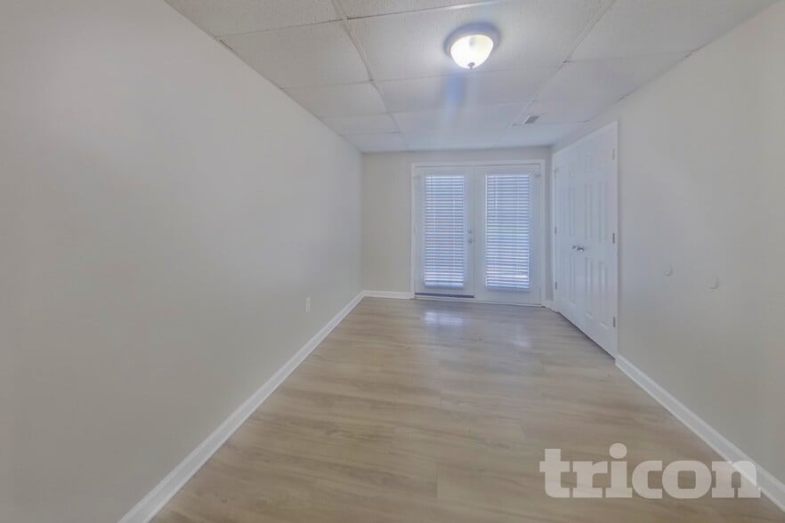 Building Photo - 120 Elberta Dr