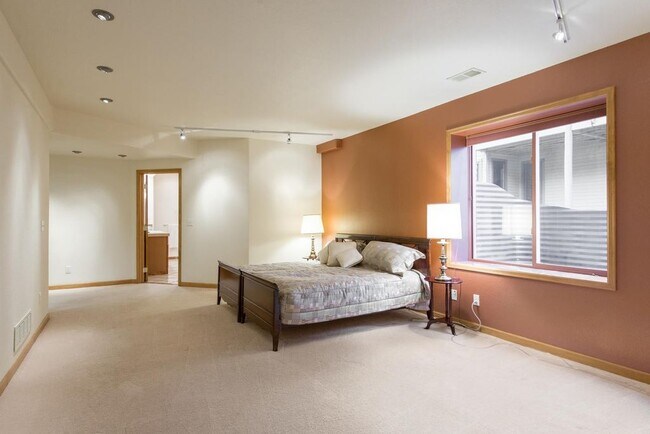 Building Photo - 31097 Big Bear Dr
