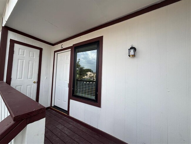 Building Photo - 10010 Brownie Dr
