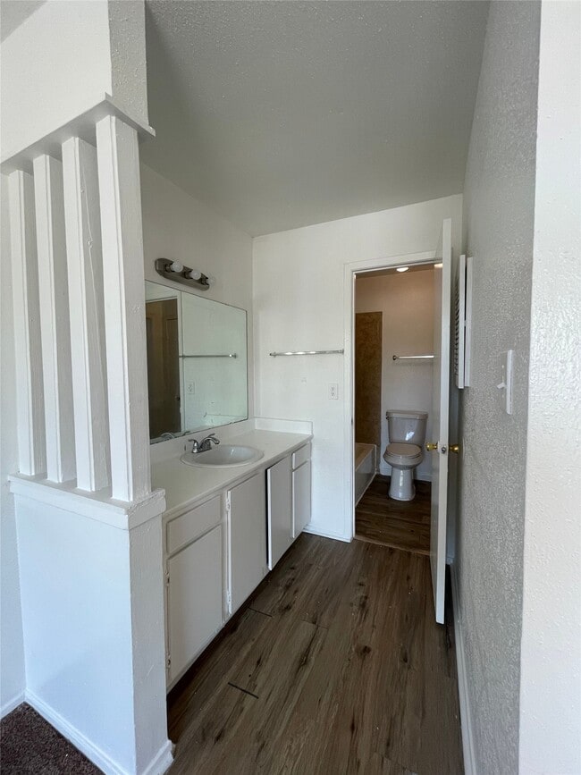 Building Photo - 6200 W Tidwell Rd