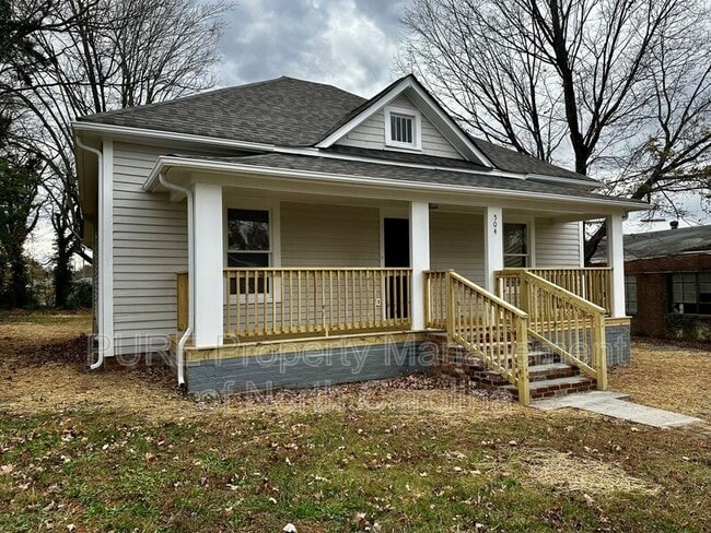 Building Photo - 504 Westside Dr