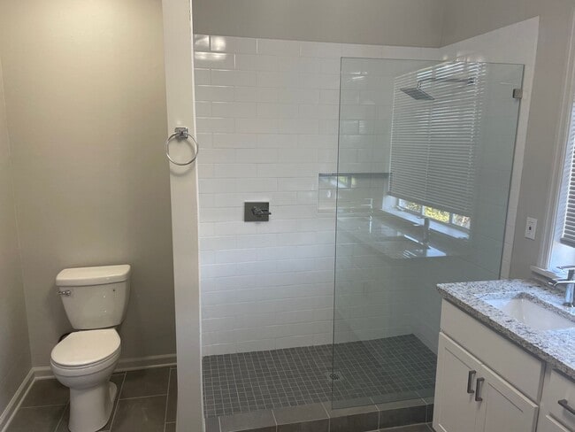 Building Photo - Fully Renovated Home For Rent