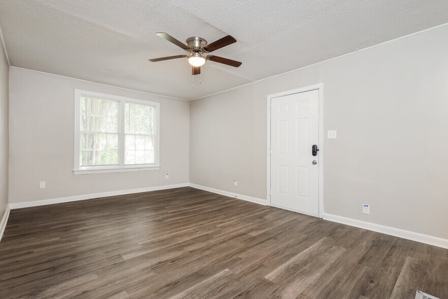 Building Photo - 2103 Pageland Dr