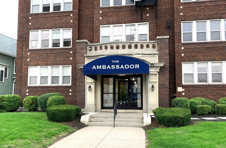 The Ambassador 86 S Union St Rochester NY 14607 Apartment Finder