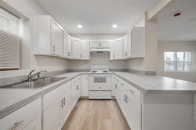 Building Photo - 2307 E Osborne Ave