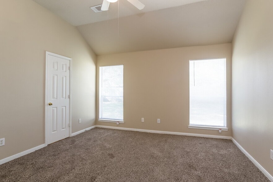 Building Photo - 21054 Carmel Valley Dr