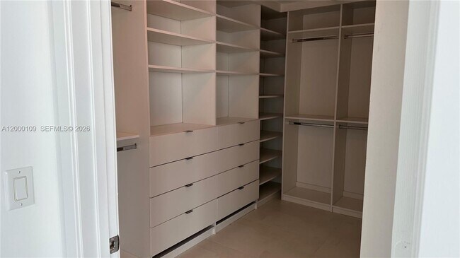 Building Photo - 17111 Biscayne Blvd