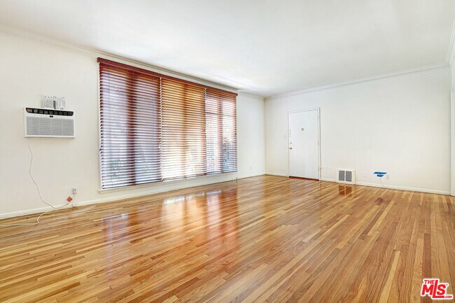 Building Photo - 1235 N Crescent Heights Blvd
