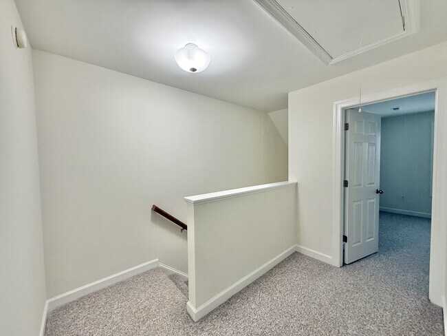 Building Photo - 2608 Broad Oaks Pl