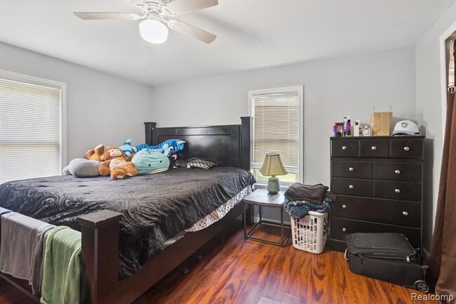 Building Photo - 5315 Edgewood St