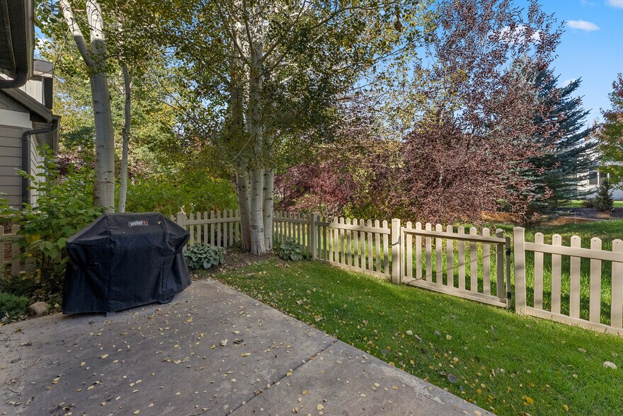 Building Photo - 541 Craftsman Way