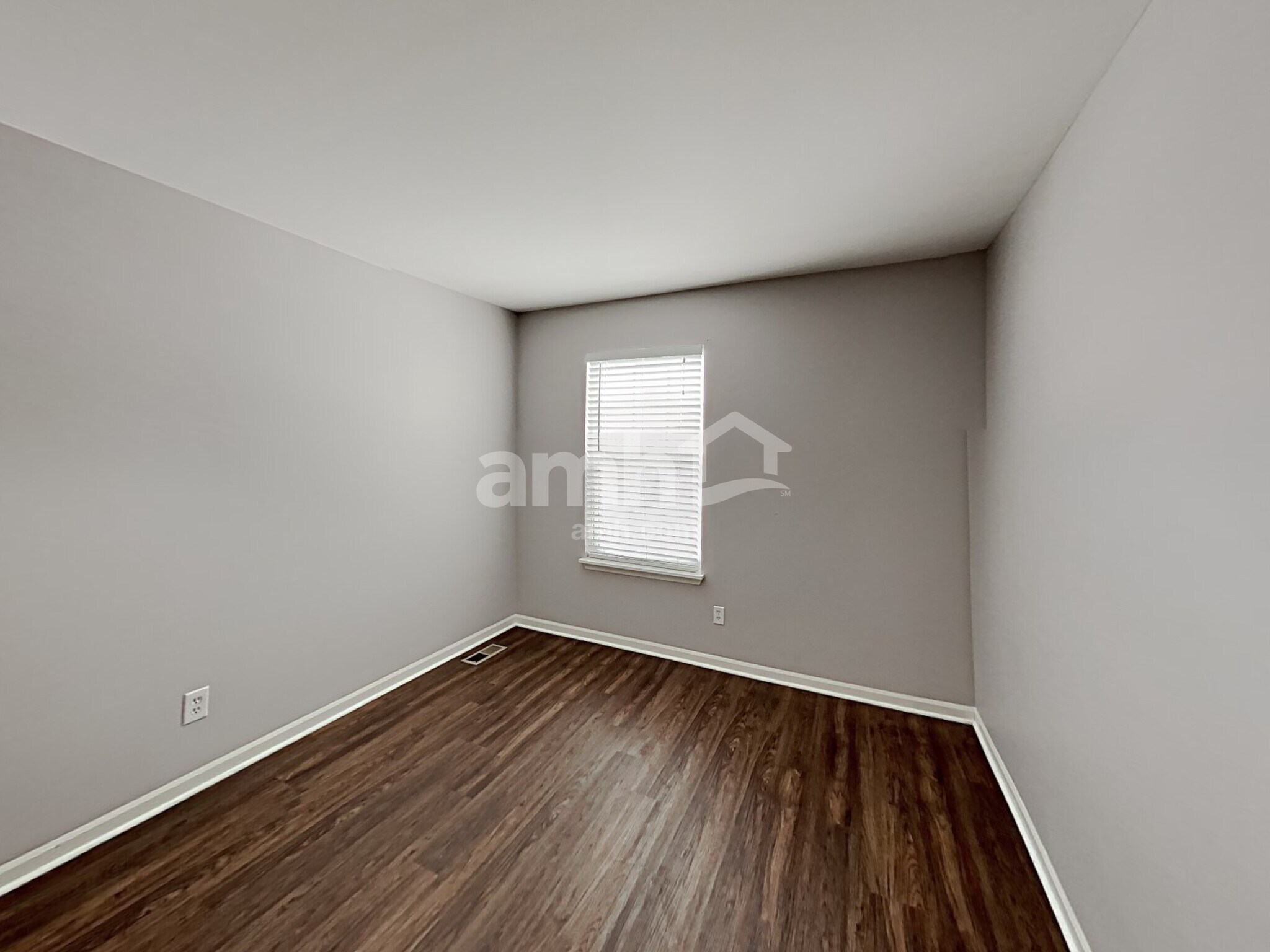 Building Photo - 204 Stearn Dr