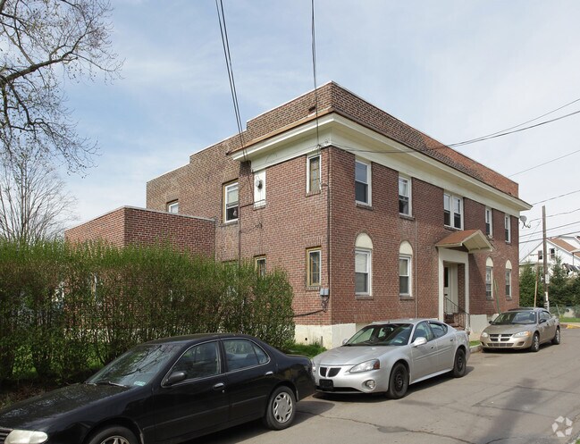 Building Photo - 44-46 Walnut St
