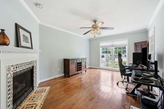 Building Photo - Three-Bedroom Home with Pool in Garner