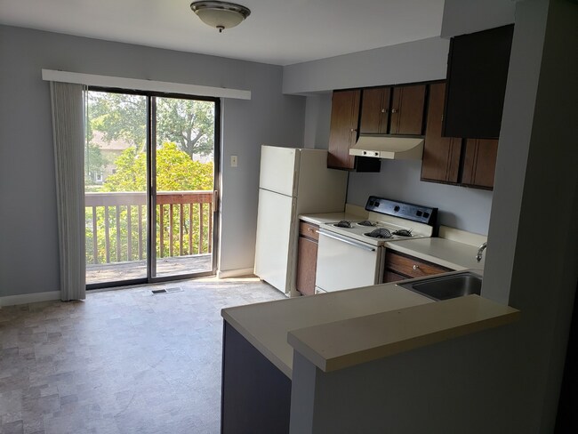 Building Photo - 437 S Clay Ave