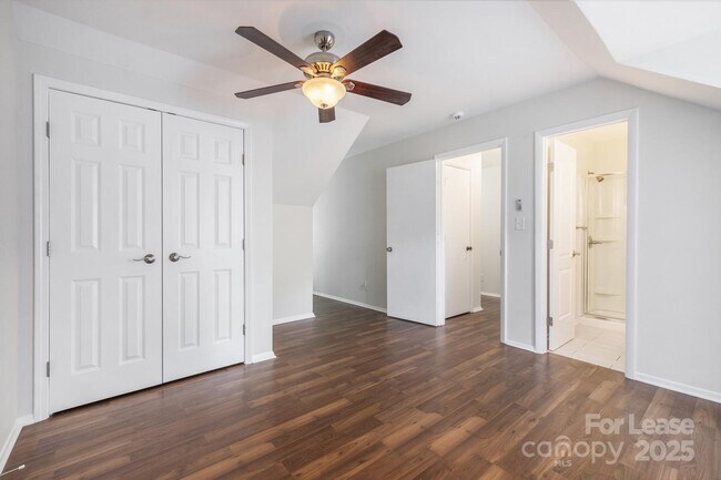 Building Photo - 701 McNabb Ct