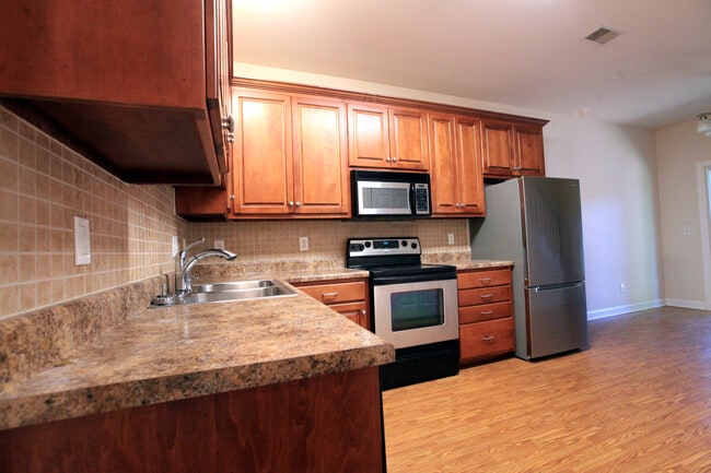 Building Photo - 2207 Stanford Ct