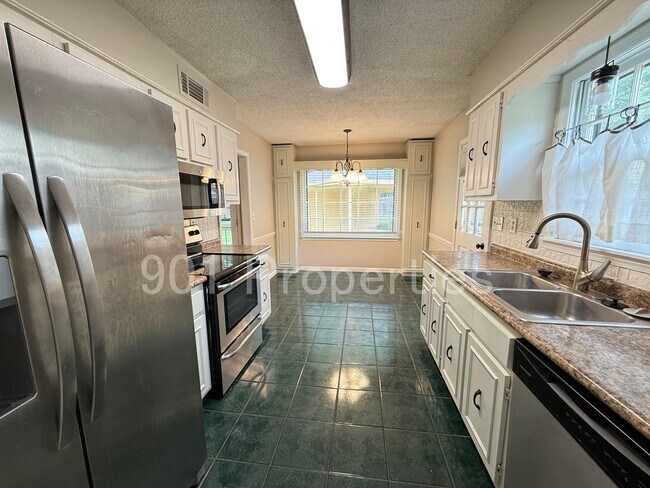 Building Photo - 6080 Barrentine Dr