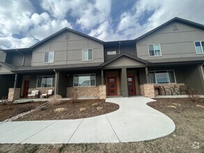 Building Photo - Beautiful New-Build Townhome in Greeley