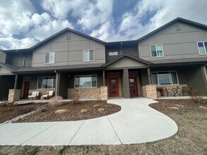 Building Photo - Beautiful Newer Build Townhome in Greeley