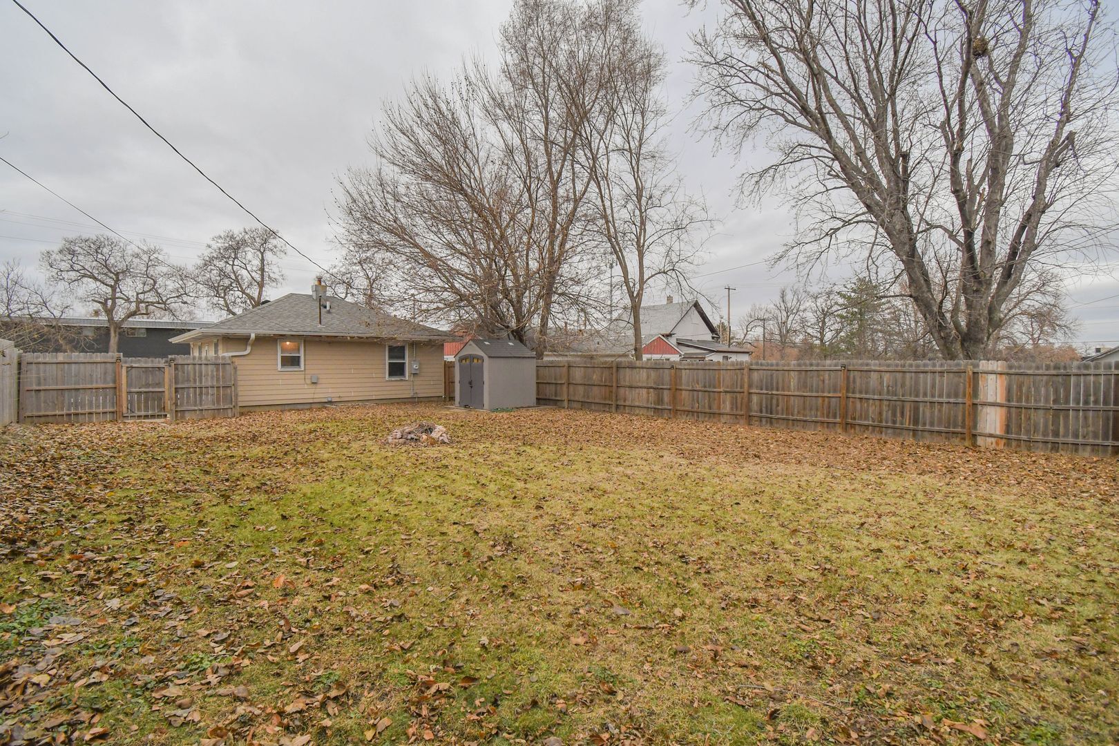 Building Photo - 306 S Chicago Ave