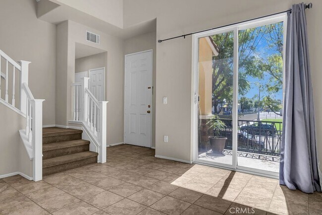 Building Photo - 210 Timberwood