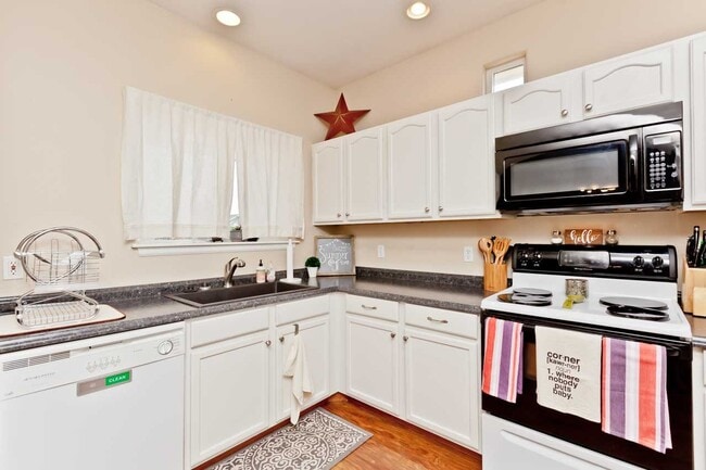 Building Photo - 2485 Fountainhead Blvd