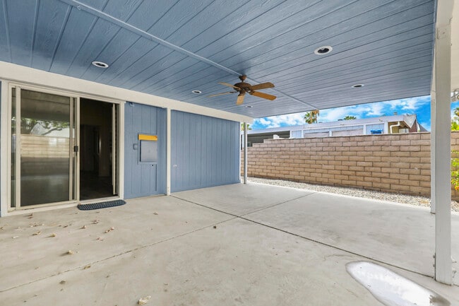 Building Photo - 74647 Azurite Cir E