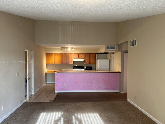 Building Photo - 9905 Westwood Dr