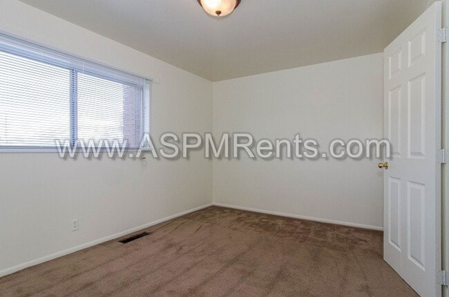Building Photo - 3062 S 300 E