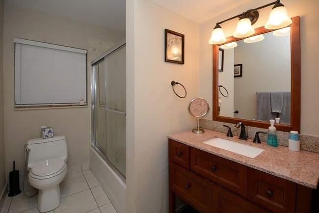 Building Photo - 3412 Leigh Rd