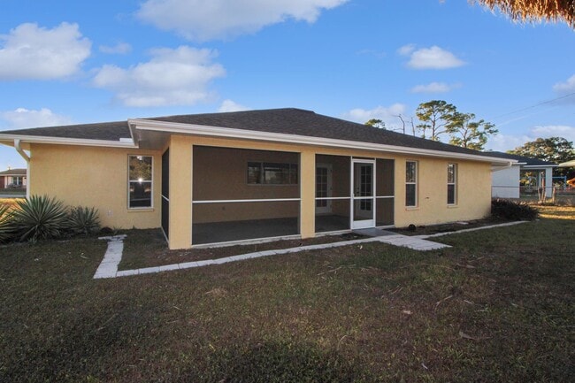Building Photo - North Port Annual Home for Rent