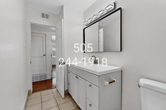 Building Photo - 8503 Menaul Blvd NE