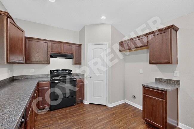 Building Photo - 2848 St Bernard Dr