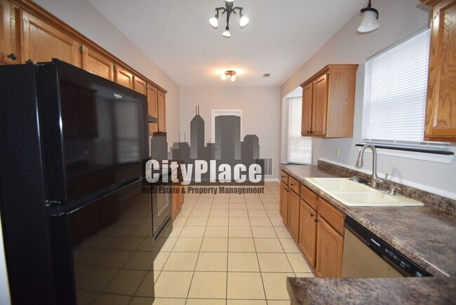 Building Photo - 10394 Lakeland Dr