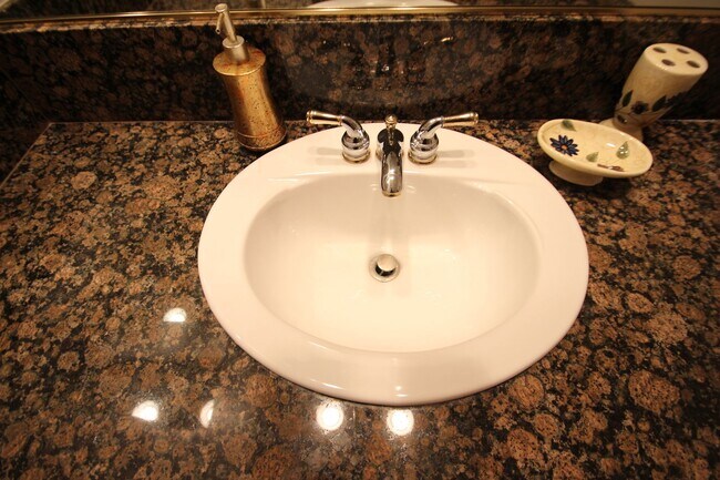 Building Photo - Elegant Fully Furnished Single Story Home