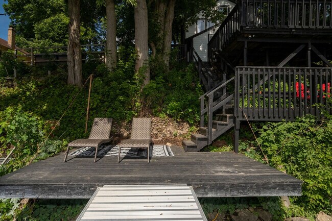 Building Photo - 135 Cora Ave