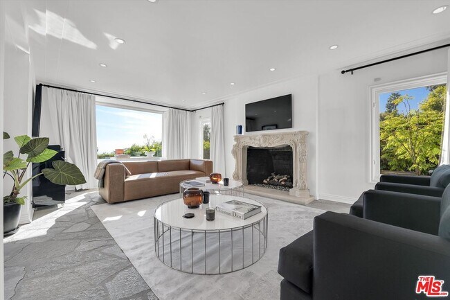 Primary Photo - 1300 Summitridge Dr