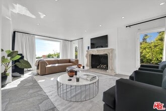 Building Photo - 1300 Summitridge Dr