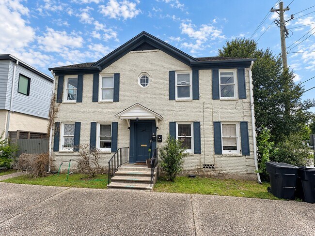 Building Photo - 2347 Sheridan St