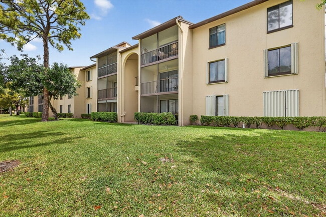 Building Photo - 624 Sea Pine Way