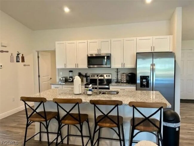 Building Photo - 3462 NE 10th Pl