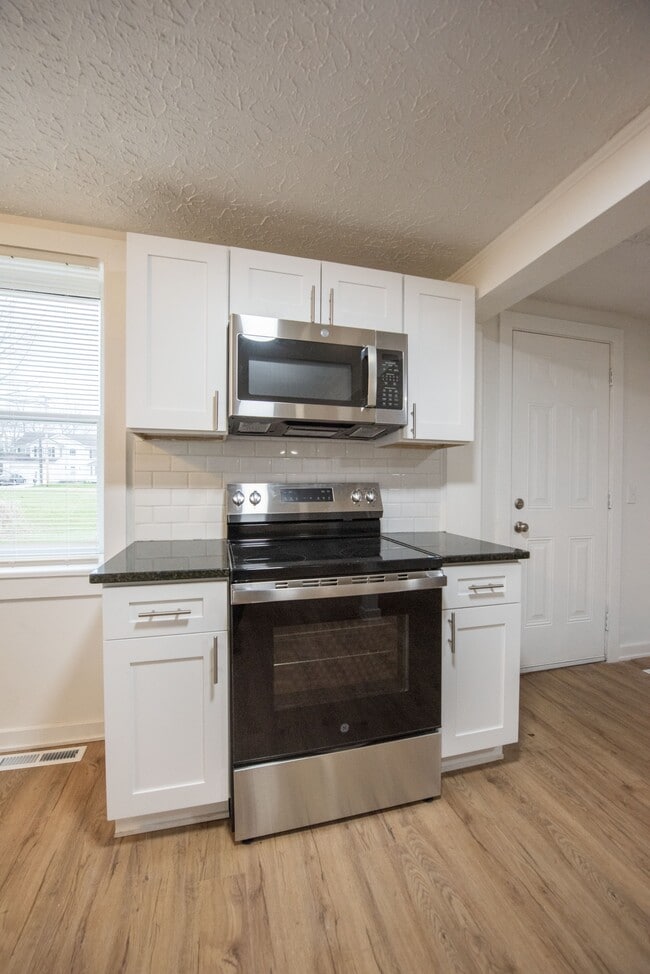 Building Photo - 16781 Akron St