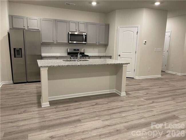 Building Photo - Available for immediate move in!