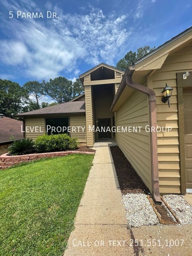 Building Photo - 5 Parma Dr