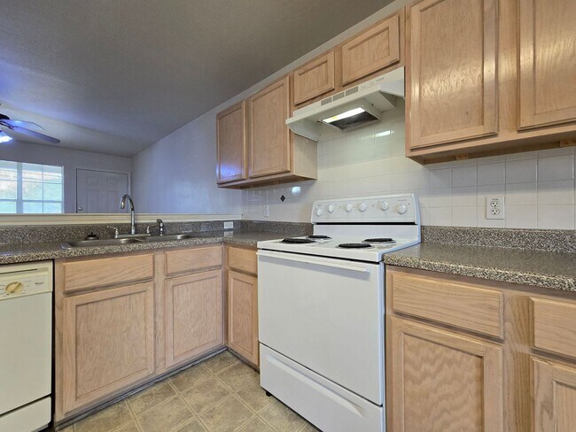 Building Photo - 2309 Terrace Dr