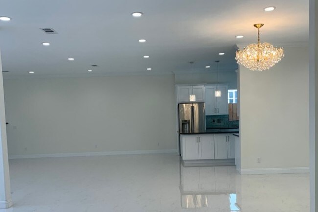 Building Photo - 4595 De Celis Pl